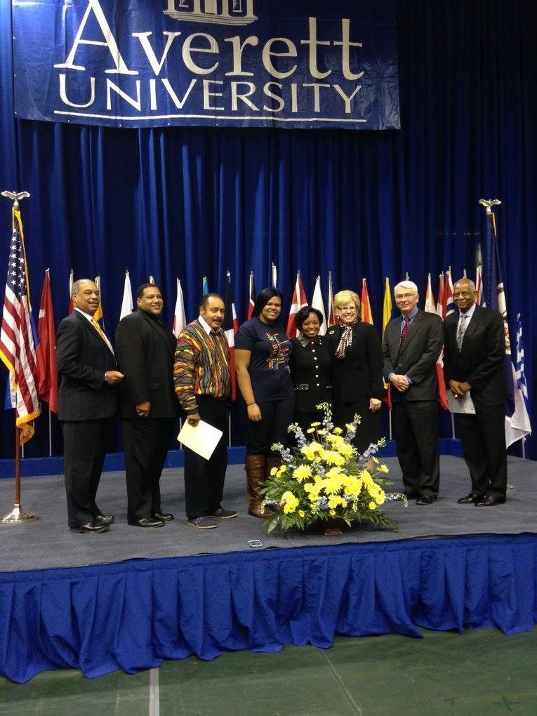 Dr. Shirley Davis posing for a group picture at Averett University
